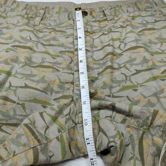 Reyn Spooner Reversible Cotton 8.5" Shorts Olive Green Shark Fish Sz 30 Vacation - Picture 11 of 12